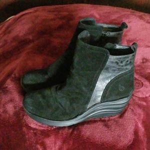 BRAND NEW.....bionica platform boots